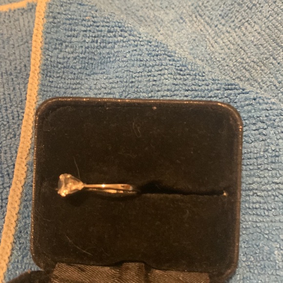 Avon diamond ring - Picture 2 of 5